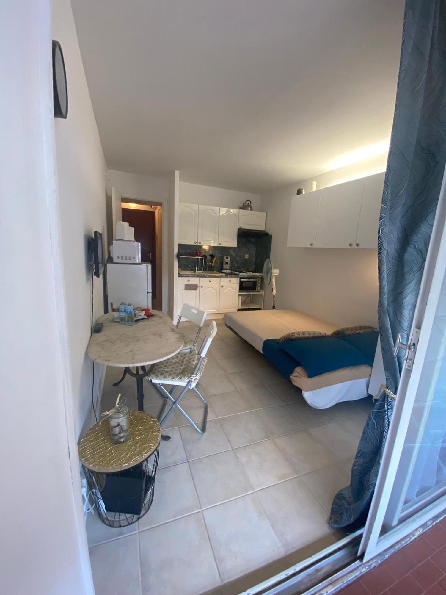 Joli Studio Neuf Av Terrasse A 50 M De La Mer Et Gare Roquebrune-Cap-Martin Exteriér fotografie