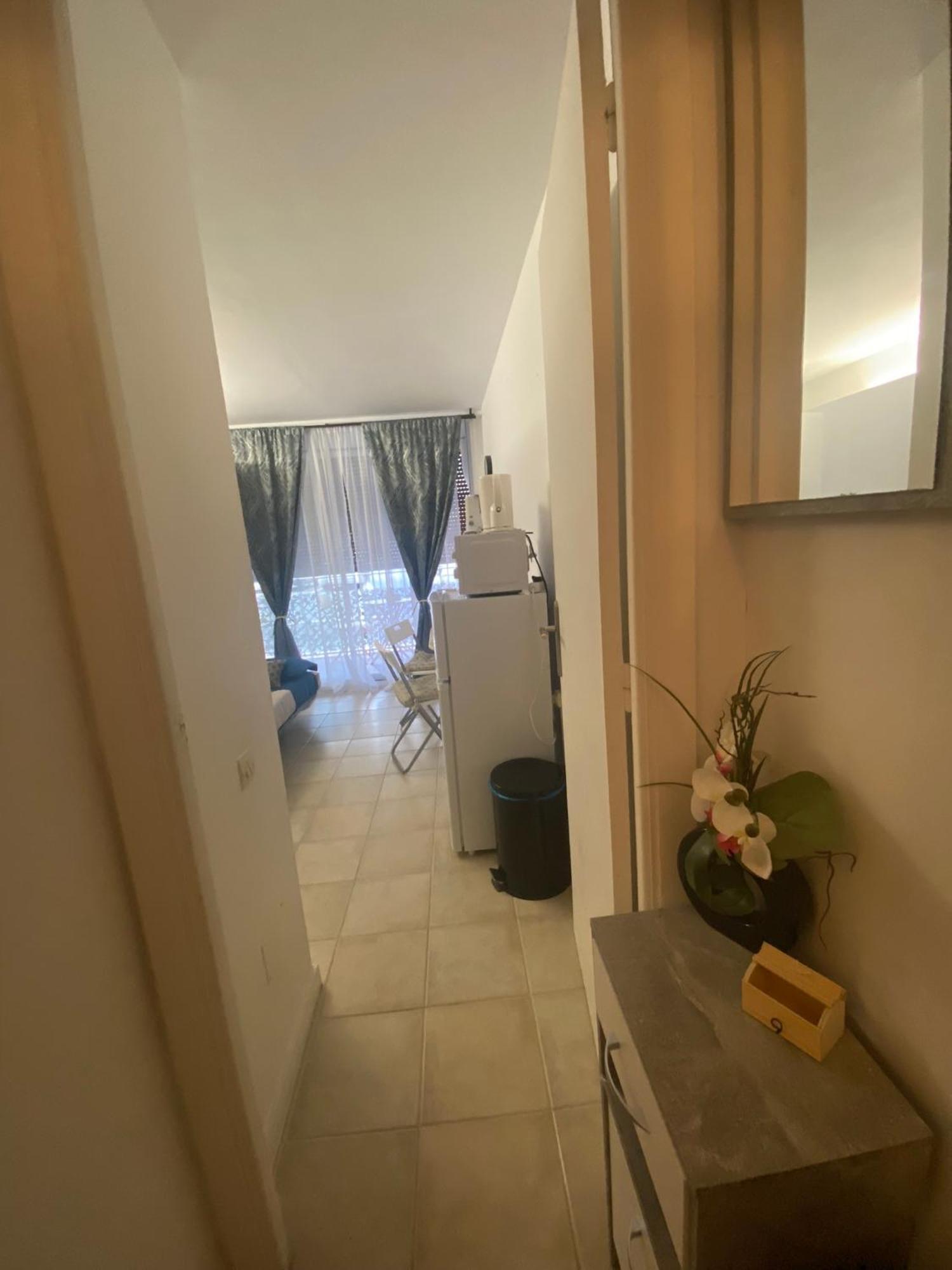 Joli Studio Neuf Av Terrasse A 50 M De La Mer Et Gare Roquebrune-Cap-Martin Exteriér fotografie